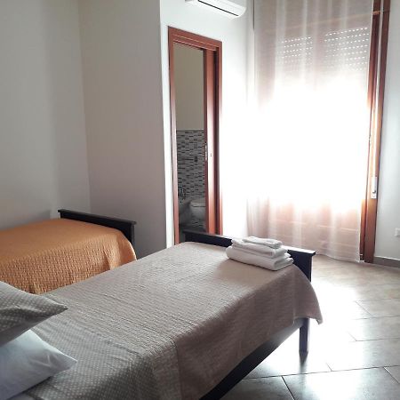 チェッリーノ・サン・マルコ Colori Del Salento Bed & Breakfast エクステリア 写真